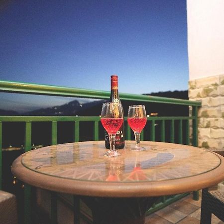 Hotel Kasauli View Cafe Restaurant Open Terrace Mountain View Екстериор снимка