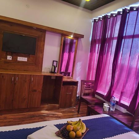 Hotel Kasauli View Cafe Restaurant Open Terrace Mountain View Екстериор снимка