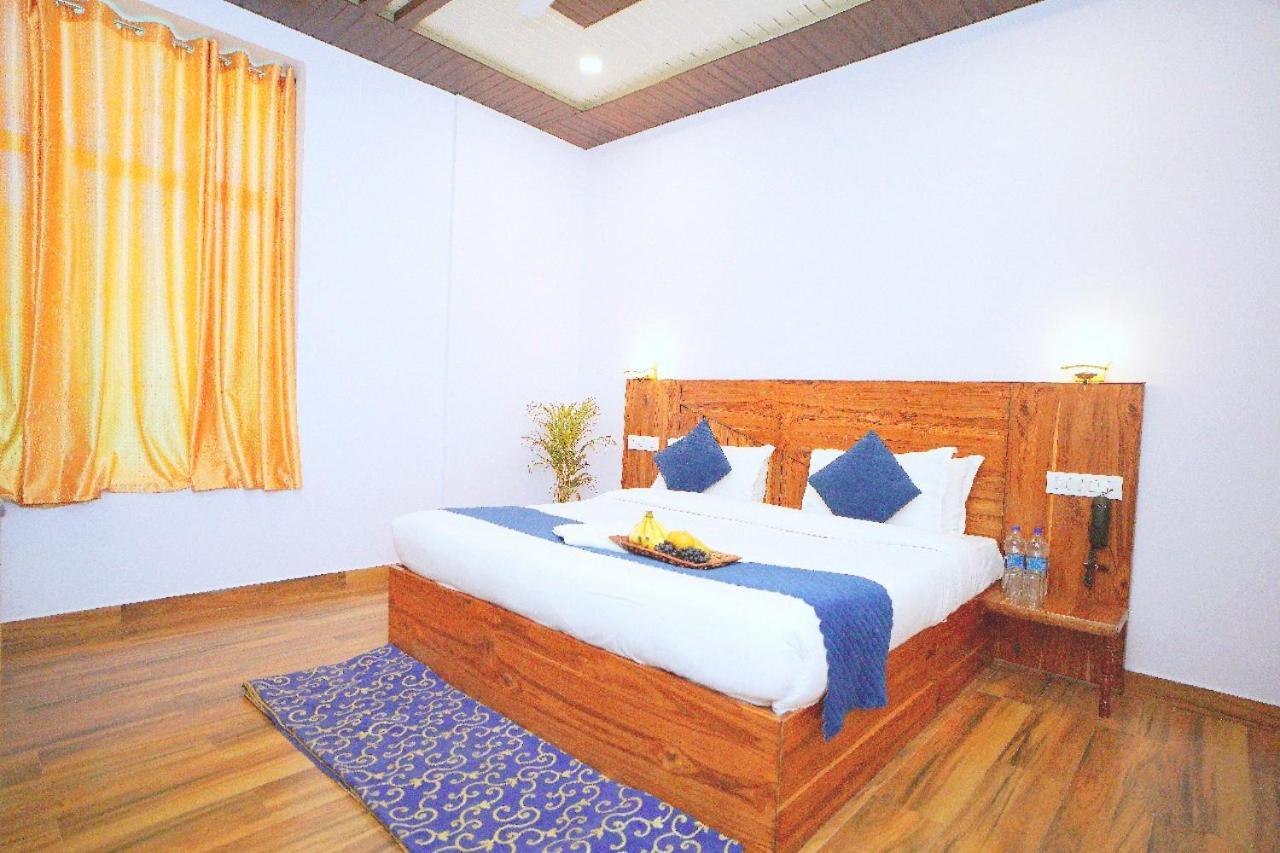 Hotel Kasauli View Cafe Restaurant Open Terrace Mountain View Екстериор снимка