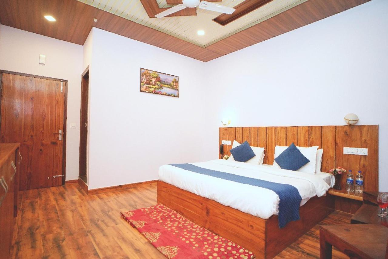 Hotel Kasauli View Cafe Restaurant Open Terrace Mountain View Екстериор снимка